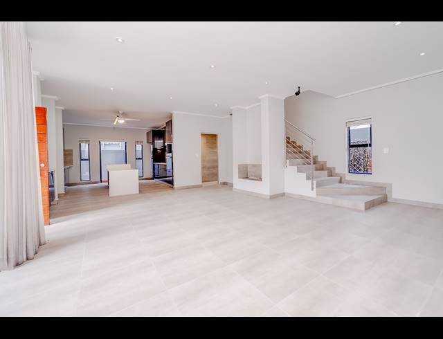 4 BEDROOM CLUSTER FOR SALE IN BRYANSTON
